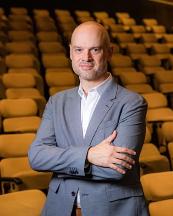 Portrait photo of Rodrigo Genoveze