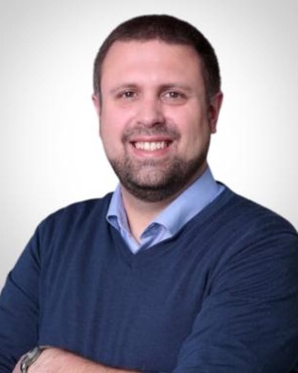 Portrait photo of David McLoughlin