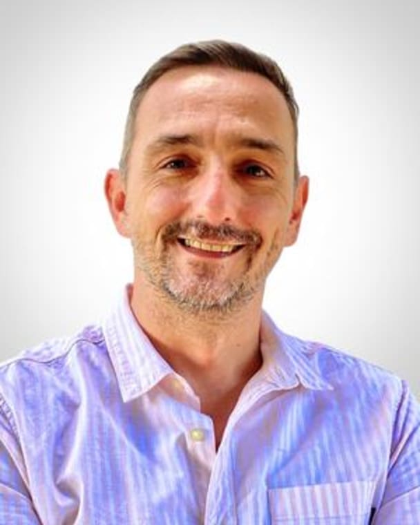 Portrait photo of Pedro Miranda