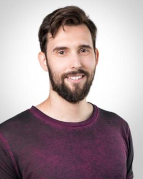 Portrait photo of Alexander Perry