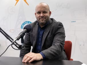 James White am Mikrofon