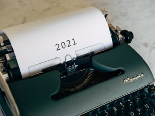 Schreibmaschine, die 2021 schreibt