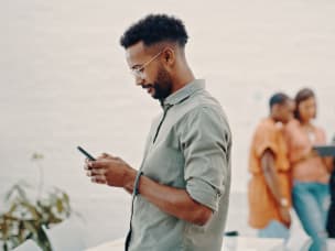 Baue stärkere Beziehungen auf und unterstütze leistungsschwächere PartnerInnen mit automatisierten Engagement Triggern
