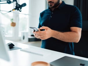Awin Talks podcast setting background, announcing Ryan Klieszat of BrandSwap for episode 57