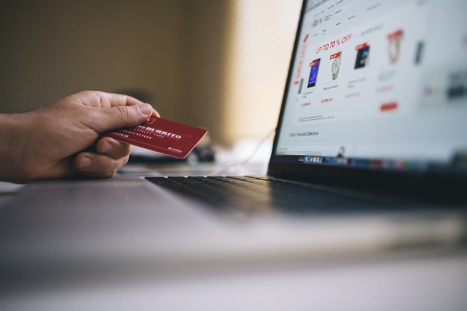 laptop Black Friday affiliate online shopping